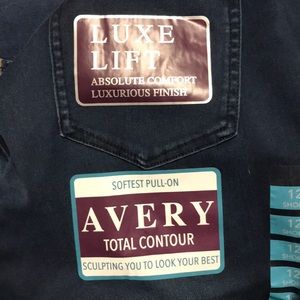 Gloria Vanderbilt Avery pull-on jeans